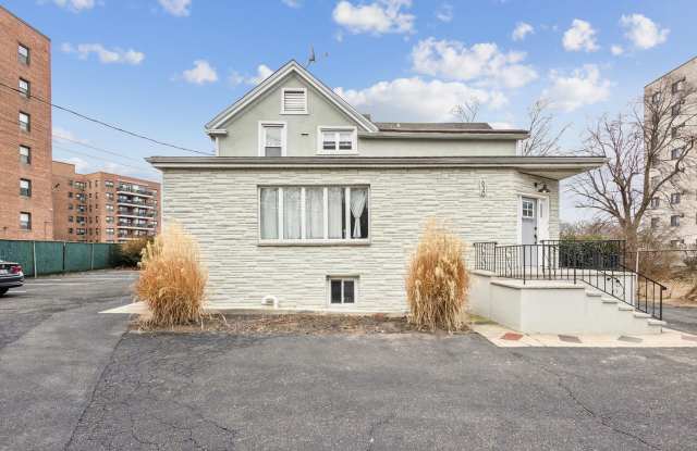 630 Pelham Road photos photos