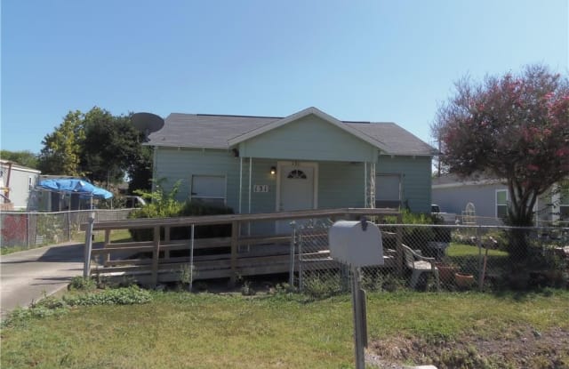 131 Ash St - 131 Ash Street, Taft Southwest, TX 78390