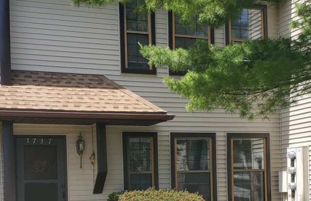 Townhome in Quiet Neighborhood photos photos