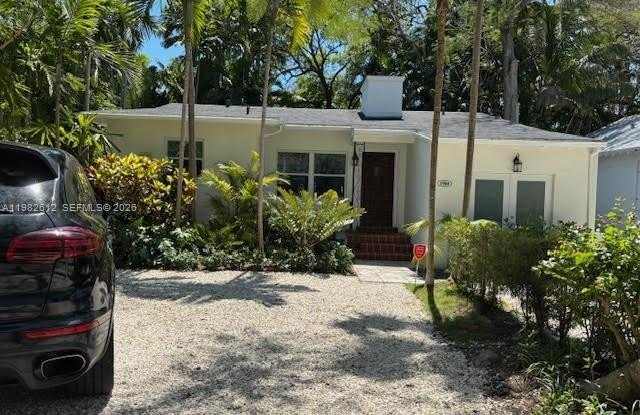 1900 Tigertail Ave photos photos