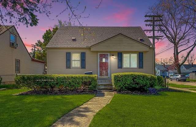 1402 BAUMAN Avenue - 1402 Bauman Avenue, Royal Oak, MI 48073