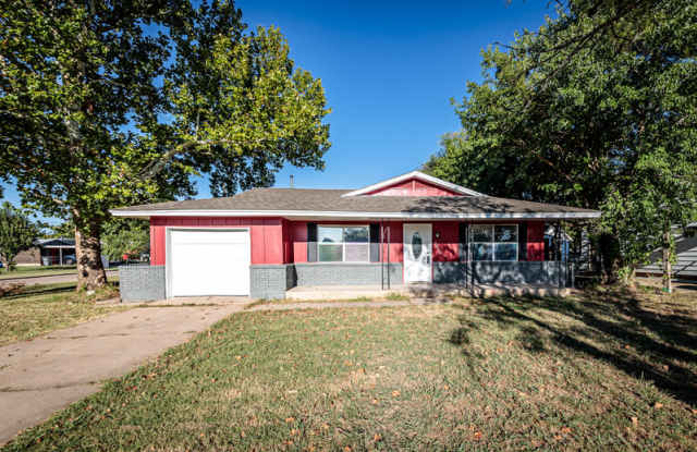 3015 Northeast Pioneer Boulevard photos photos