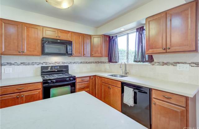 16423 Wilton Place Gallery 3