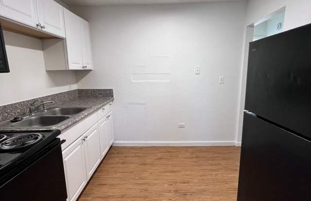 Updated 2-Bedroom Apartment in Convenient Lakewood Location photos photos