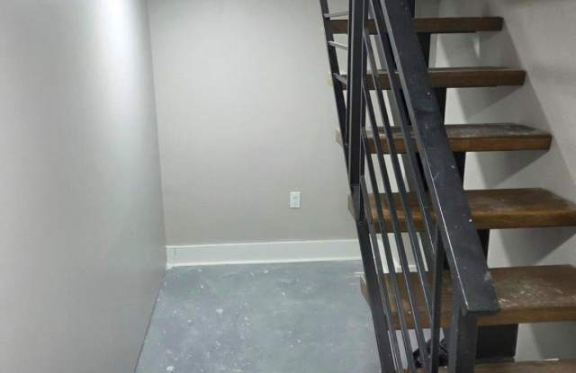 899 GRANITE Street Gallery 4