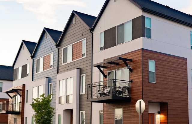 4 Weeks Rent on Us + $0 Down OAC | 3 Bed 2.5 Bath South Ogden Townhome! photos photos
