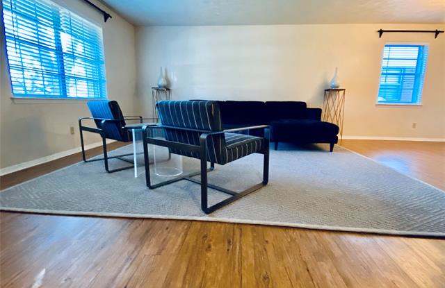 10305 Chesterton Drive Gallery 2