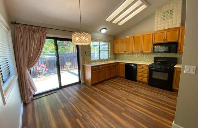 185 Eagle Drive Gallery 4