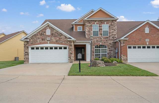 Beautiful 3BR/3BA Villa with Bonus Loft - Available NOW! photos photos