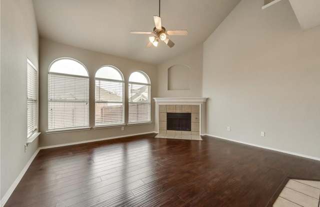 409 Knoll Park Court Gallery 3