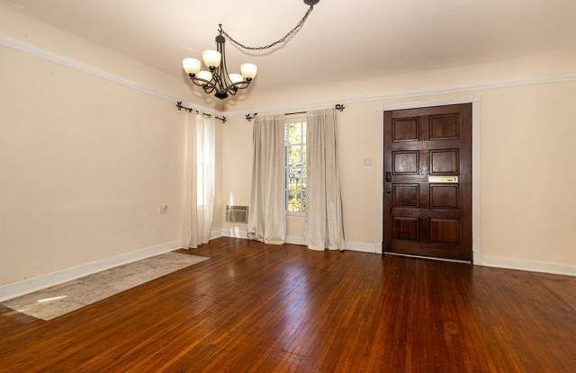 Warm & Welcoming Home Near Melrose with Room to Live, Work & Create Gallery 3