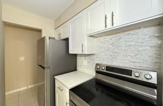 3823 Pine Grove Gallery 3