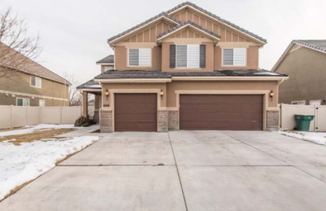 Beautiful 5 Bed | 2.5 Bath | 3 Car Single Family Home photos photos