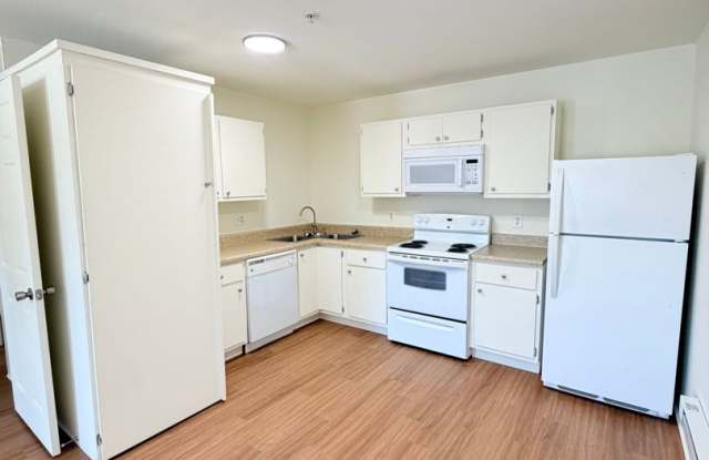 Cedar Creek Apartment Homes Gallery 2