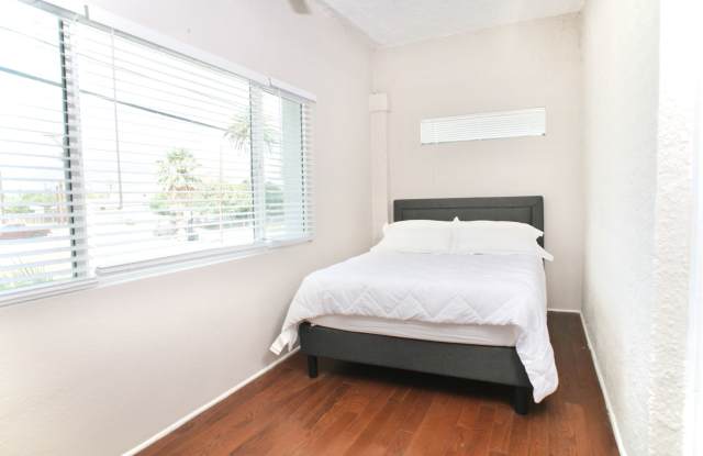 2 Bedroom 1 Bath Close to 4th Ave and Downtown Tucson Gallery 3