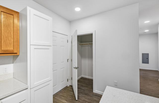 Pullman Modern Urban Apartments Gallery 4