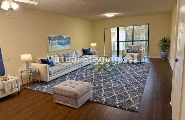 415 Lakeview Dr - 415 Lakeview Drive, Weston, FL 33326