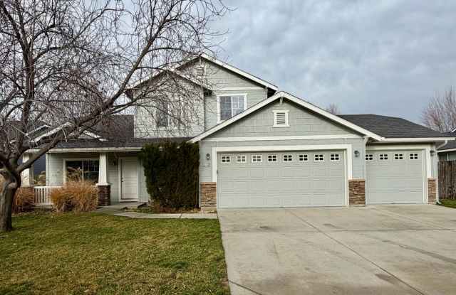 Perfect 4 bed 2.5 ba home in the desirable Sundance Subdiv. off McMillan  Meridian Rd. - 552 East Anton Street, Meridian, ID 83646