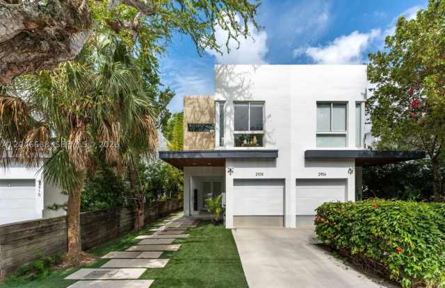 2908 Virginia St photos photos