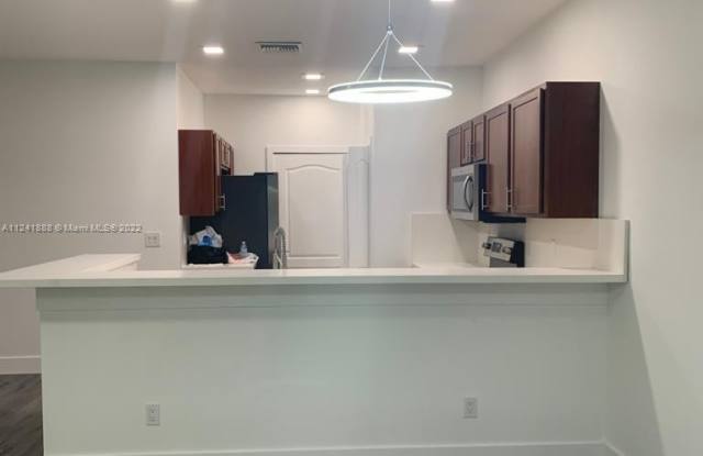 2541 Creekside Dr Gallery 3