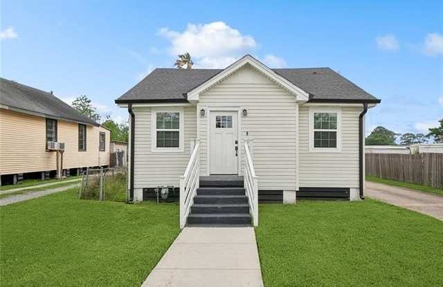 1533 CLAIRE Avenue photos photos