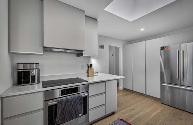 3 bedroom home in the Westwood neighborhood Gallery 4