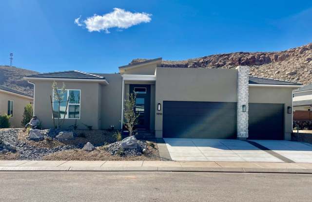 Beautiful Three Bedroom Home in Desert Cliffs photos photos Beautiful Three Bedroom Home in Desert Cliffs photos photos