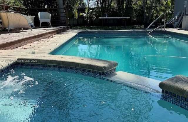 1811 N 40th Ave photos photos 1811 N 40th Ave photos photos