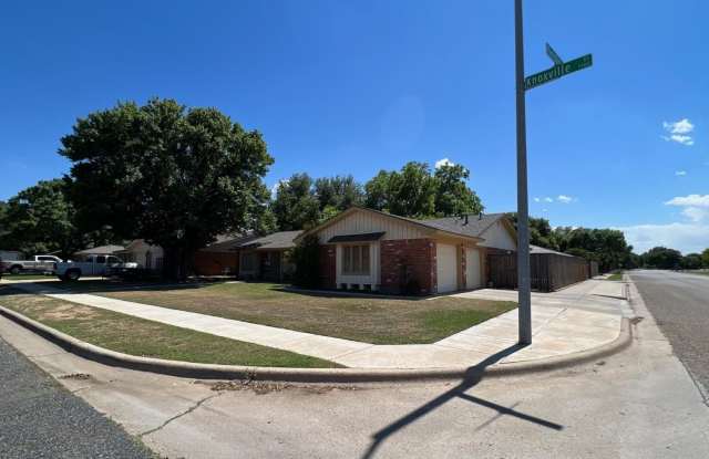 7702 Knoxville Drive Gallery 2