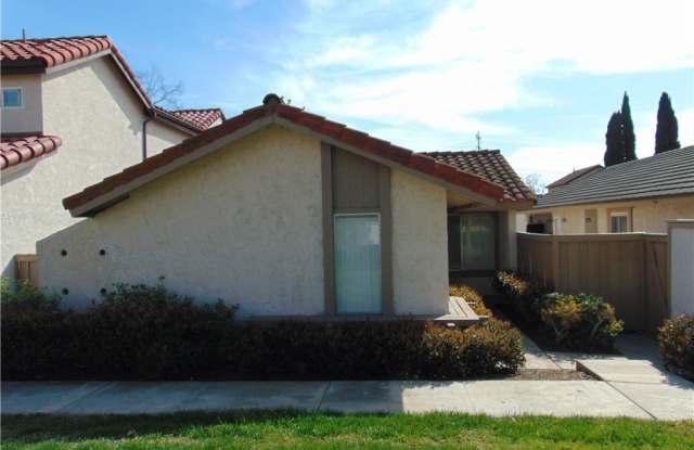 35 Orchard - 35 Orchard, Irvine, CA 92618