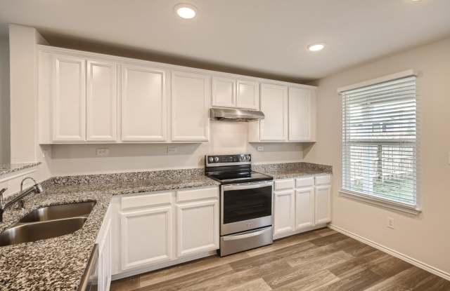 4 bedroom- 8 miles from Randolph Air Force Base -Available now!! Gallery 4