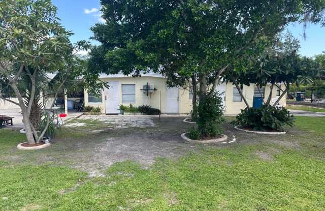 Charming 2 Bed 1 Bath Unit in Palm Bay photos photos
