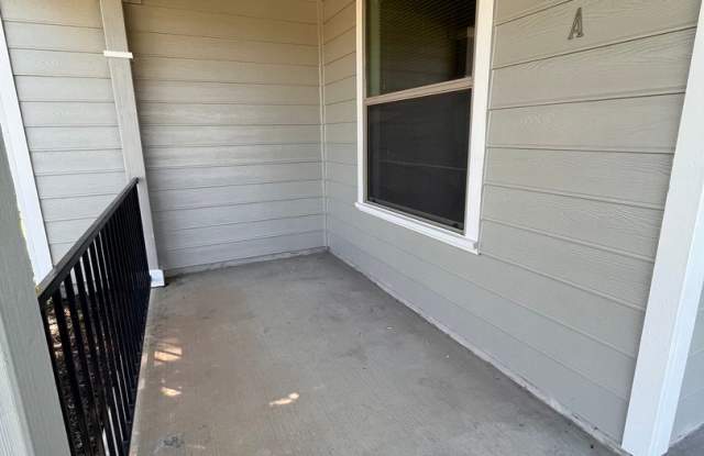 4Bed/2Bath House w/ detached 2 car garage Gallery 3