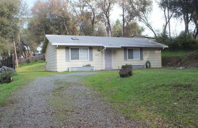 2/1 1200 sf Rescue retreat - water included! - 4211 Fox Hollow Lane, El Dorado County, CA 95672