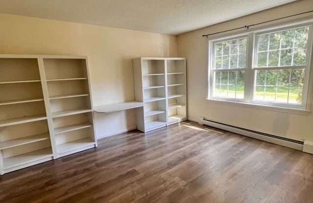 916 Springbrook Circle - 916 Spring Brook Circle, Portsmouth, NH 03801