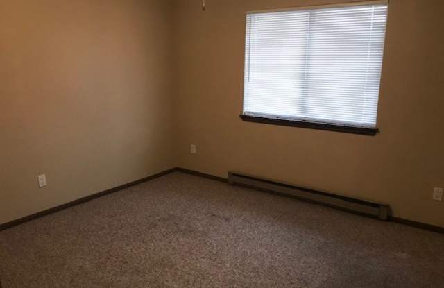 2 Bedroom Condominium in Rifle Gallery 3