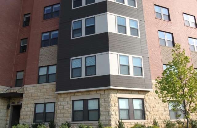 44738 TIVERTON SQUARE Gallery 2