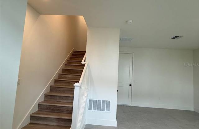 15039 GROVESIDE Road Gallery 3