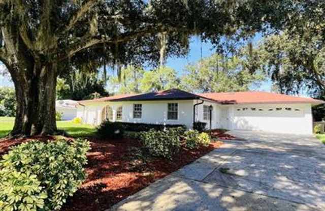 Eustis Lake Front Home with 2 Primary Bedrooms! photos photos