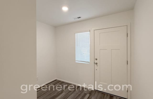 Available! Spacious 4BR/2.5BA Home in South Tumwater Gallery 3
