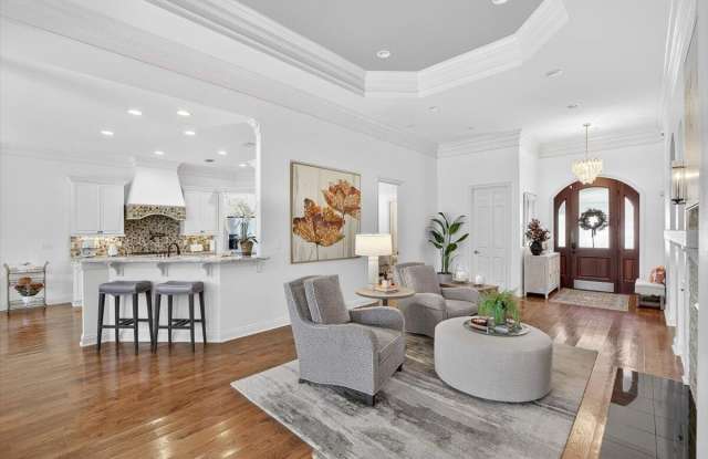 4330 Carriage Lane Gallery 1