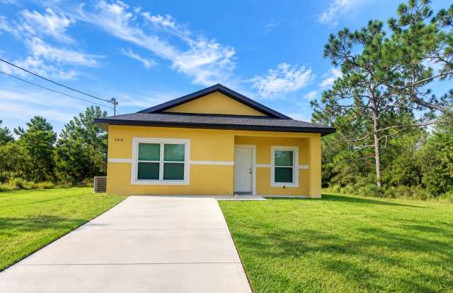 2/2 Single Family Home Available – Cozy, Peaceful Living in Lake Placid Gallery 1