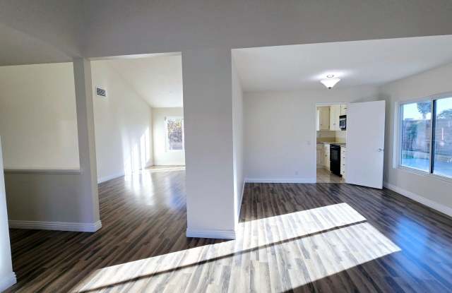 Your Home Awaits! 4 Bedroom Home in the Hills of Fullerton! Gallery 4
