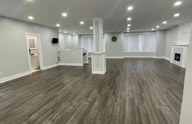 1323 LINDLEY Avenue Gallery 3
