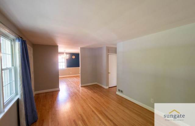 326 Lincoln Ave Gallery 3