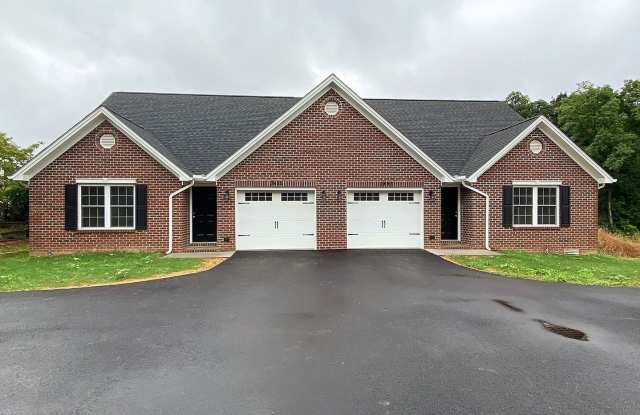 Pristine Duplex with Hardwood Floors and Master on Main Level photos photos