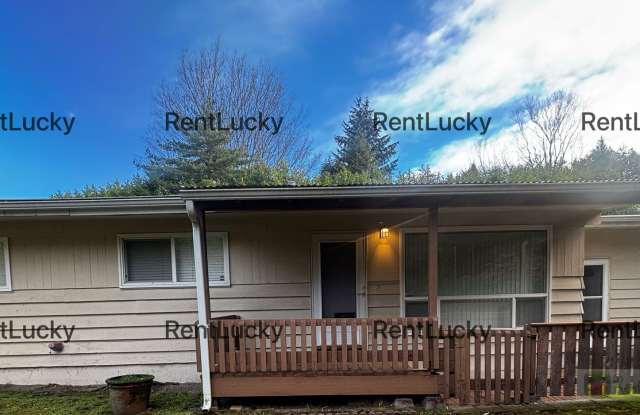 Super-Cute 3-Bedroom Rambler on Large Lot in Great Burien Location!! - 14319 13th Avenue Southwest, Burien, WA 98166