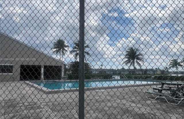 805 N Franklin Ave photos photos