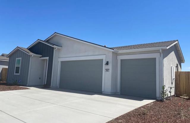 Modern 4-Bedroom Home in Prime Bakersfield Location Gallery 1