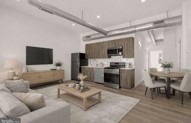 1605 F Street NE unit: 3 photos photos